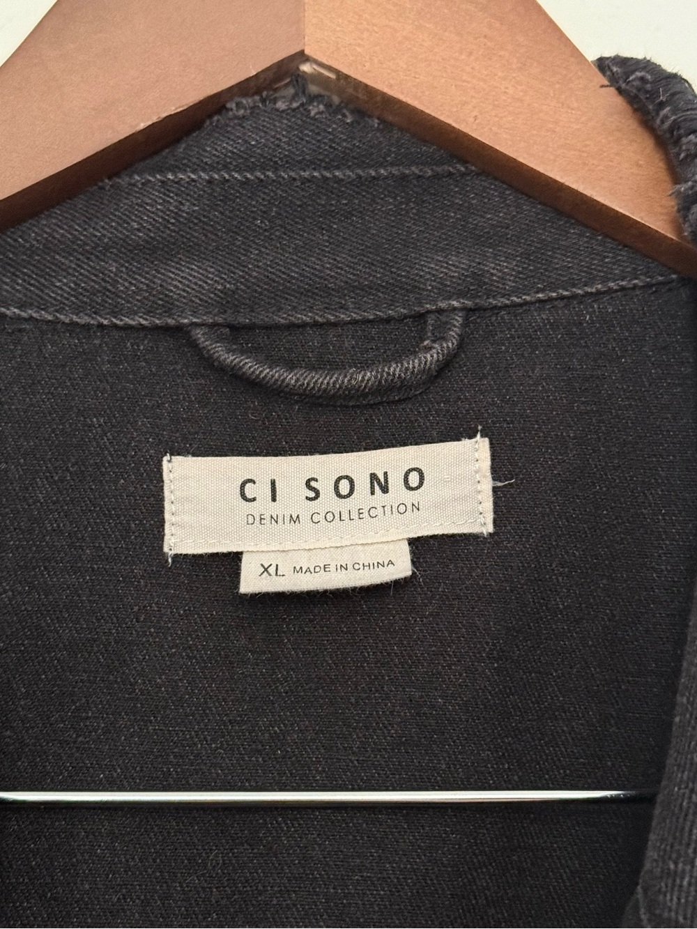 Cisono Black Distressed Denim Jacket Red Rose Embroidered XL - Picture 3 of 13